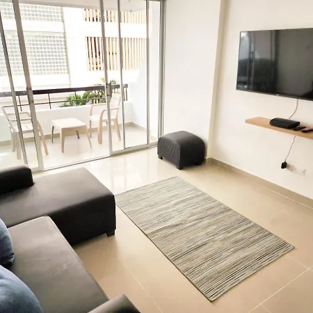 Apartamentos con Vista al Mar y Piscina 1601M- Bedviajes